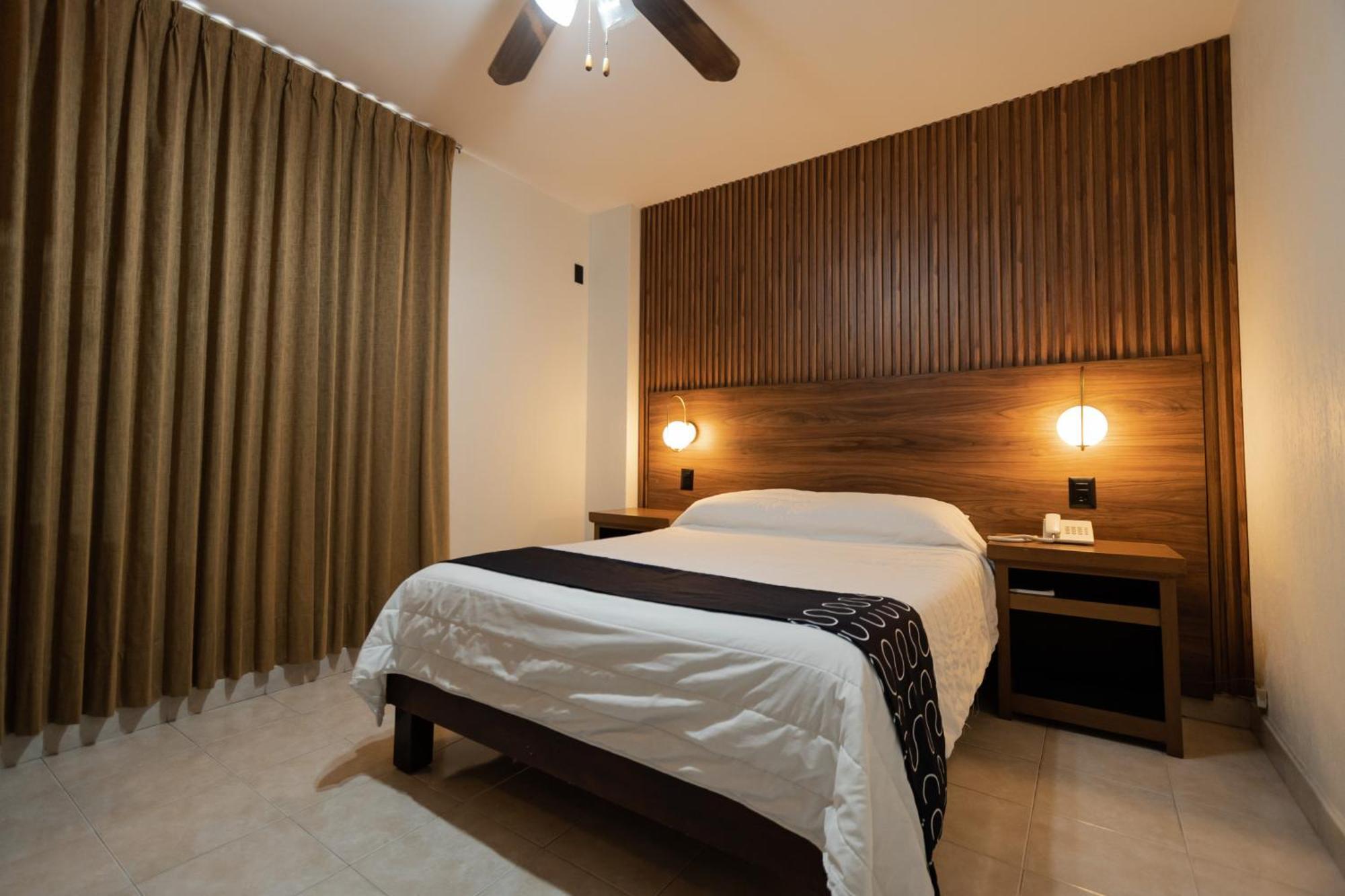 סלאיה Hotel Hc מראה חיצוני תמונה