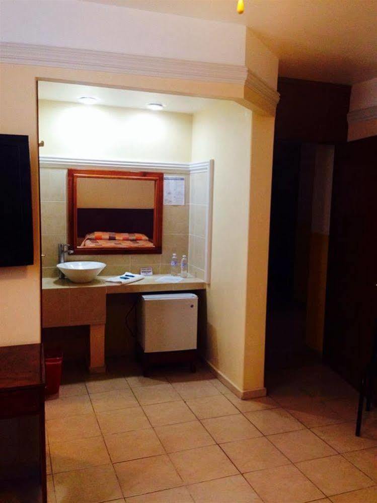 סלאיה Hotel Hc מראה חיצוני תמונה